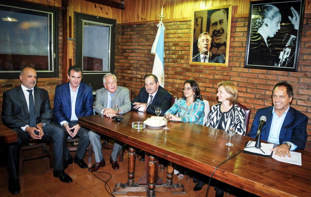 Buzzi participó de la cumbre del PJ
