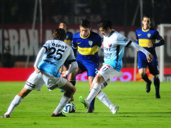 Boca dejó pasar el último tren ante Colón