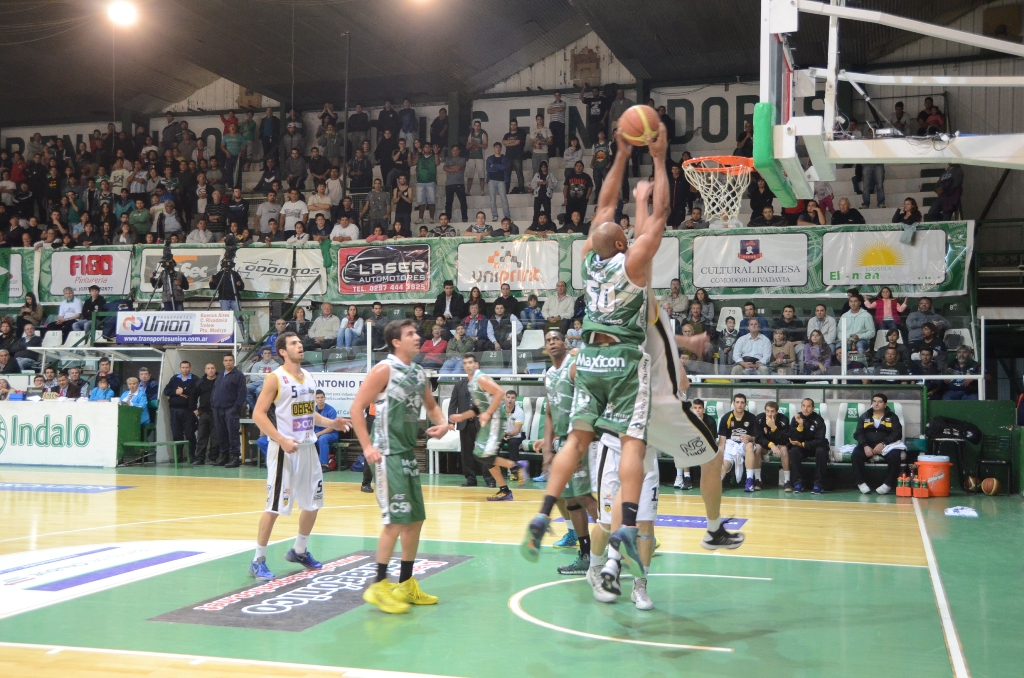 Gimnasia superó a Obras con gran aporte de Clancy