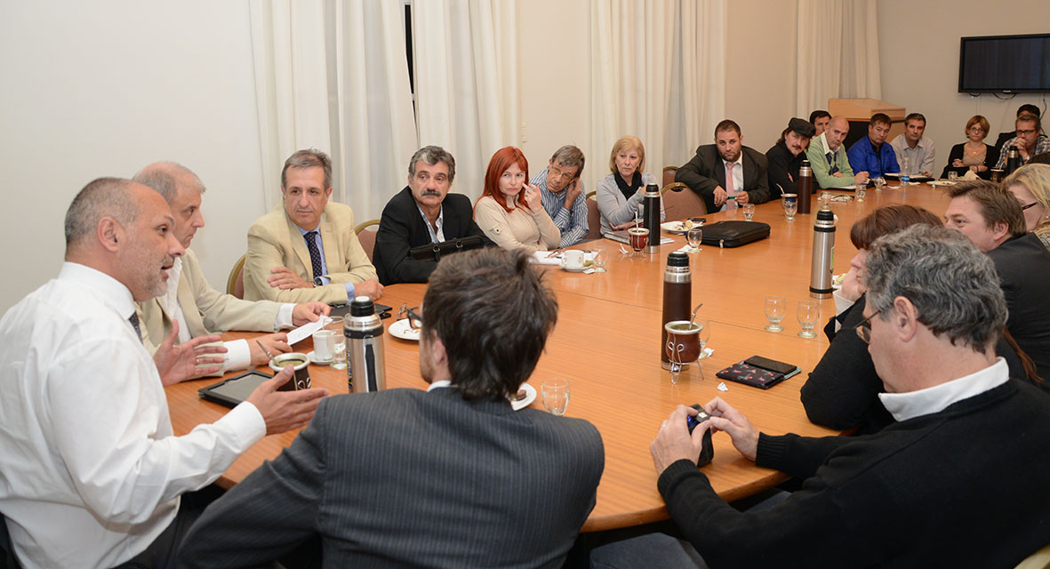 Buzzi reunió a su Gabinete en Rawson