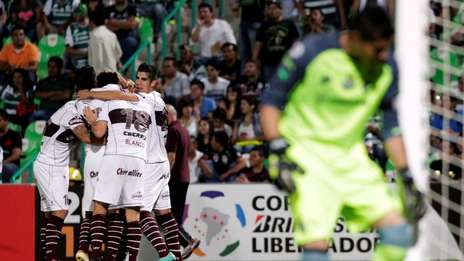 Lanús a Cuartos; San Lorenzo y Vélez, con idas parejas