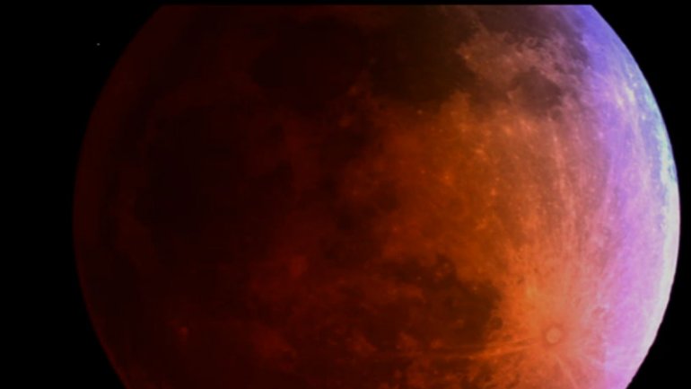 El eclipse de la «Luna Sangre» se vio en todo el país