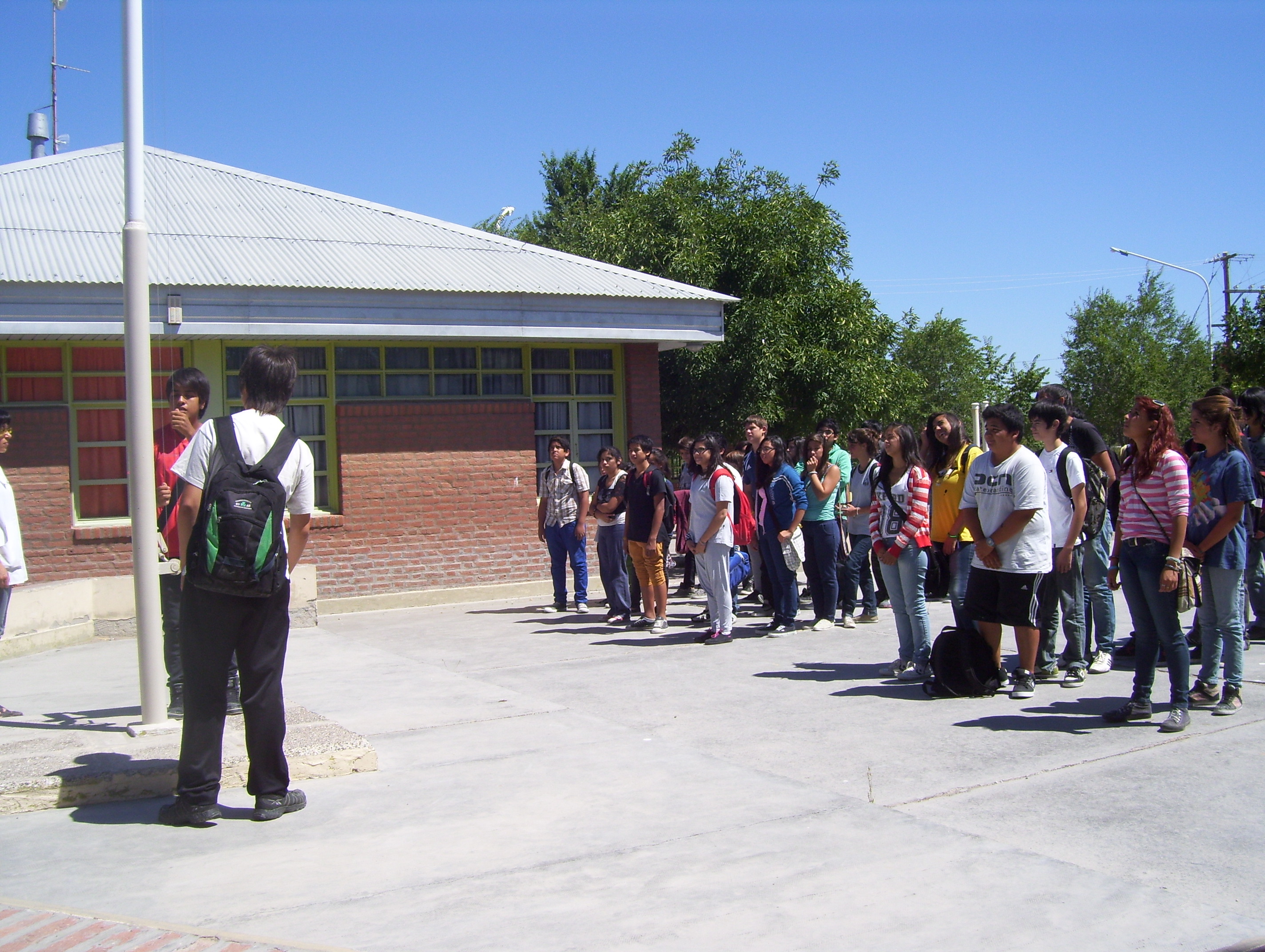 Banco Chubut donó cámaras a Escuela de Bryn Gwyn