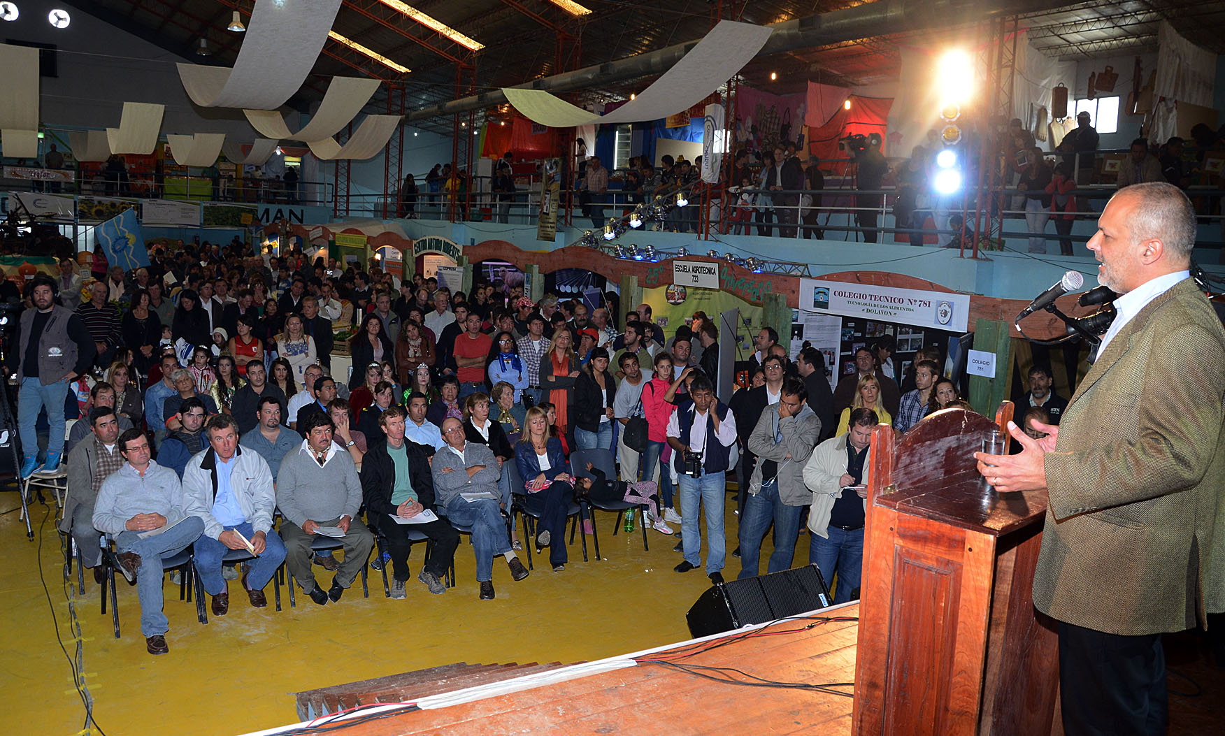 Choque de estilos: Buzzi vs Das Neves