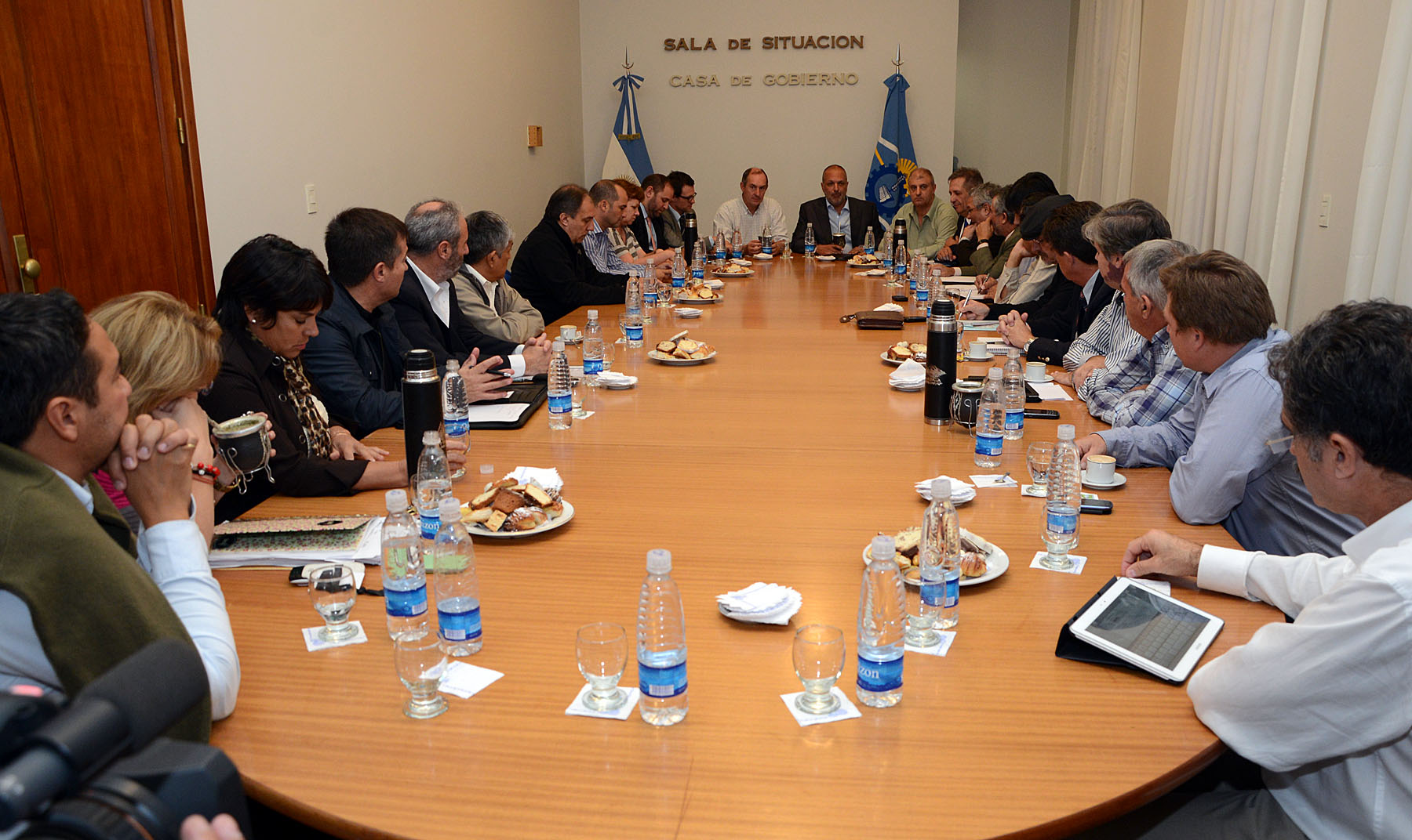 Buzzi y su gabinete analizaron el presupuesto