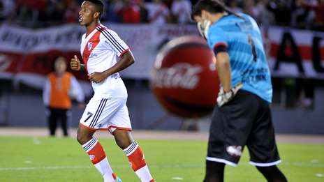 River venció a Newell’s y acecha a Colón