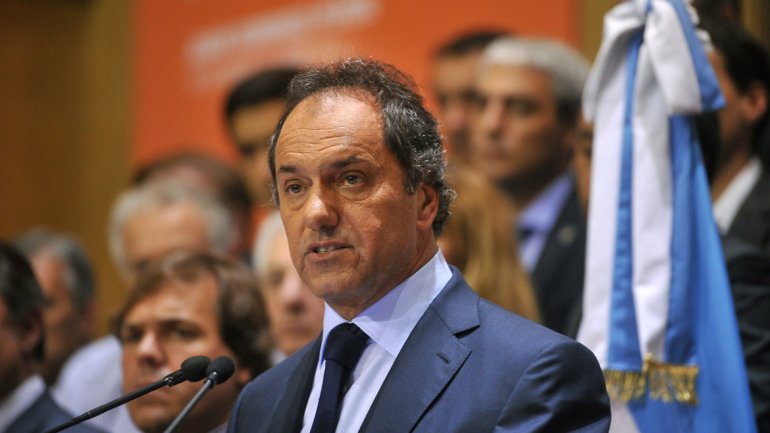 Scioli se defendió de las críticas kirchneristas