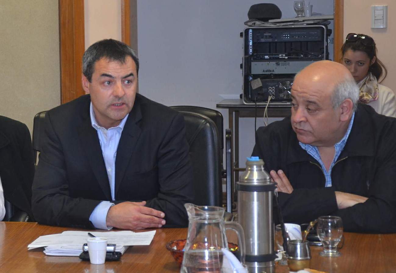 Gaitán tildó a Tcharián de “mentiroso e inoperante”