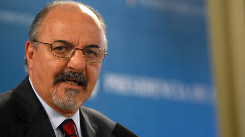 Tomada desmintió a Cavallieri