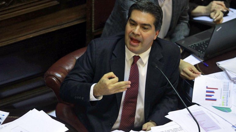 Fuertes cruces entre Capitanich y senadores