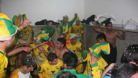 Ascendió Defensa y empató el Rojo