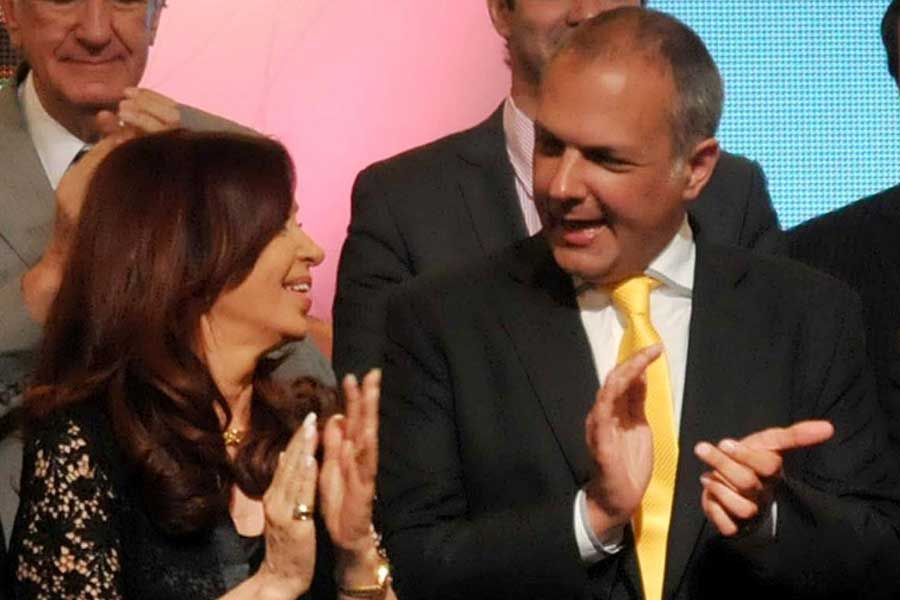 Buzzi respalda la soberanía energética que impulsa la presidenta