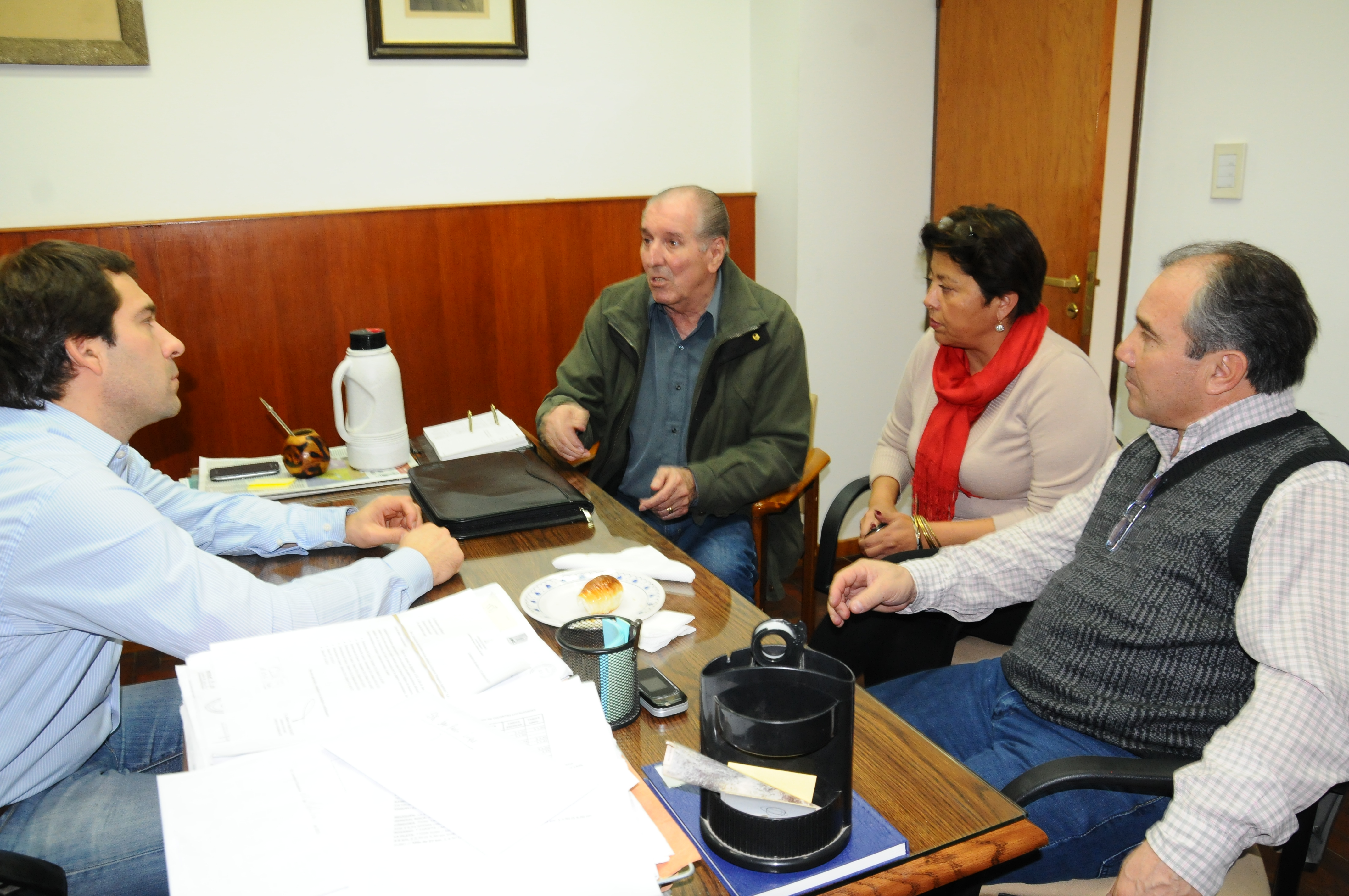 Concejales acompañan a jubilados por el PAMI