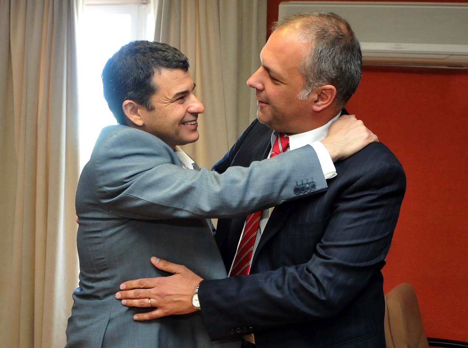 ¿Alianza entre Galuccio y Cristóbal López para la reelección de Buzzi?
