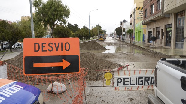 Intentarán explicarles a vecinos el parate de la obra de av. Rivadavia