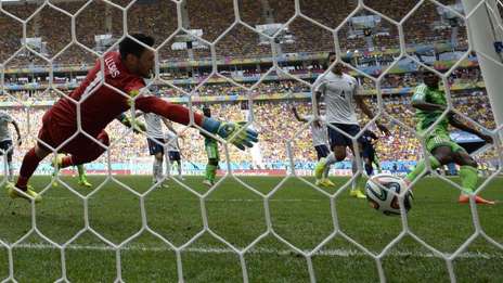 Francia sacó la chapa, 2-0 a Nigeria y a Cuartos