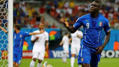 Italia triunfó por 2-1 frente a Inglaterra