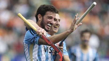 Ganaron los Leones y empataron las Leonas