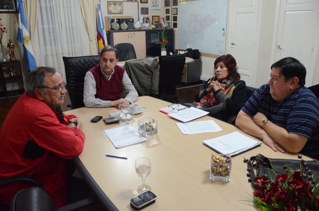 Referentes del barrio Sarmiento se reunieron con Linares