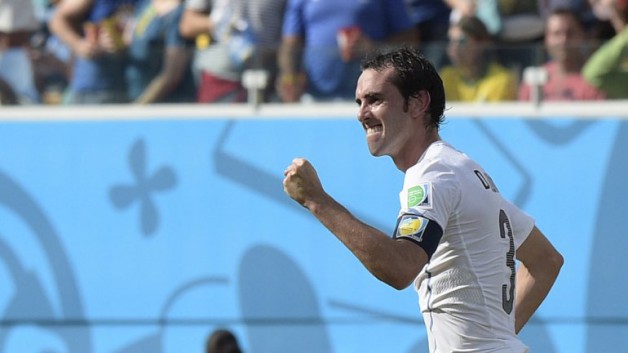 Uruguay le ganó a Italia y lo eliminó del Mundial