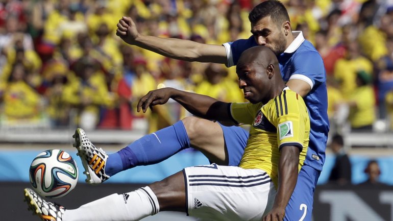 Colombia bailó ante Grecia 3 a 0