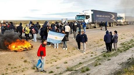 Alpesca: Se mantiene el corte de ruta en Madryn