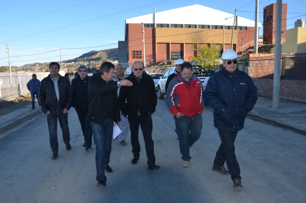 Di Pierro recorrió obra de las mil cuadras en el Abásolo