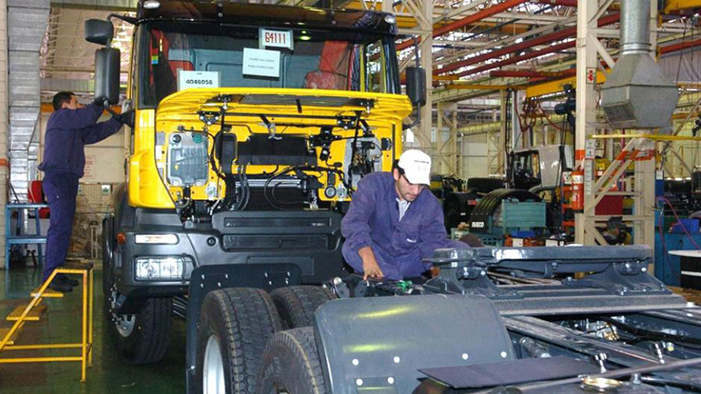 Iveco extendió las suspensiones a su personal