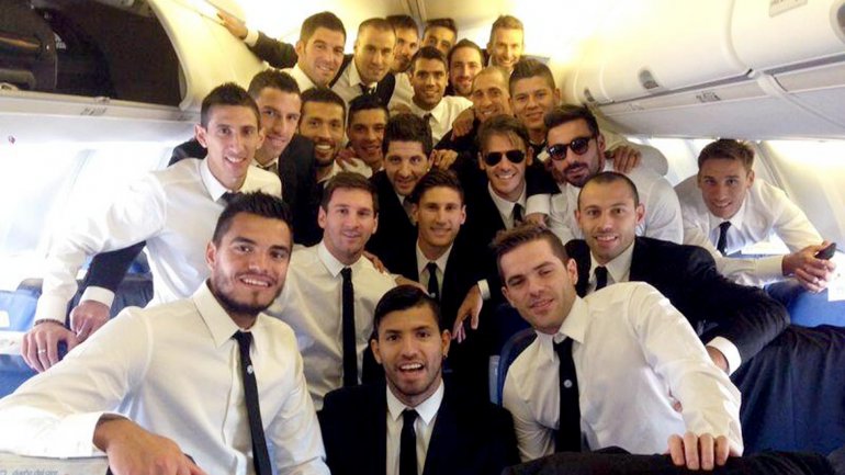 La selección partió hacia Brasil