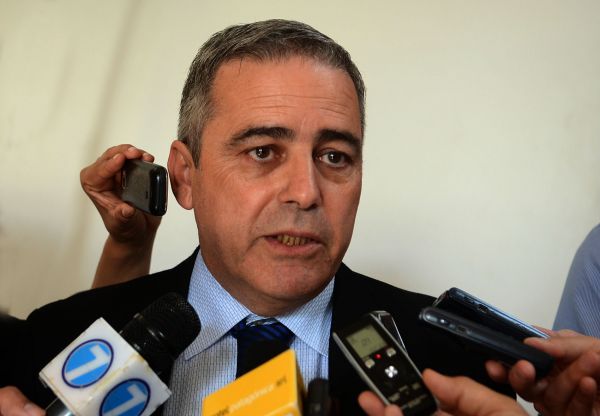 “Mac Karthy busca ensuciar funcionarios”