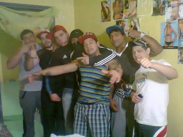 Desde la cárcel subían fotos al Facebook