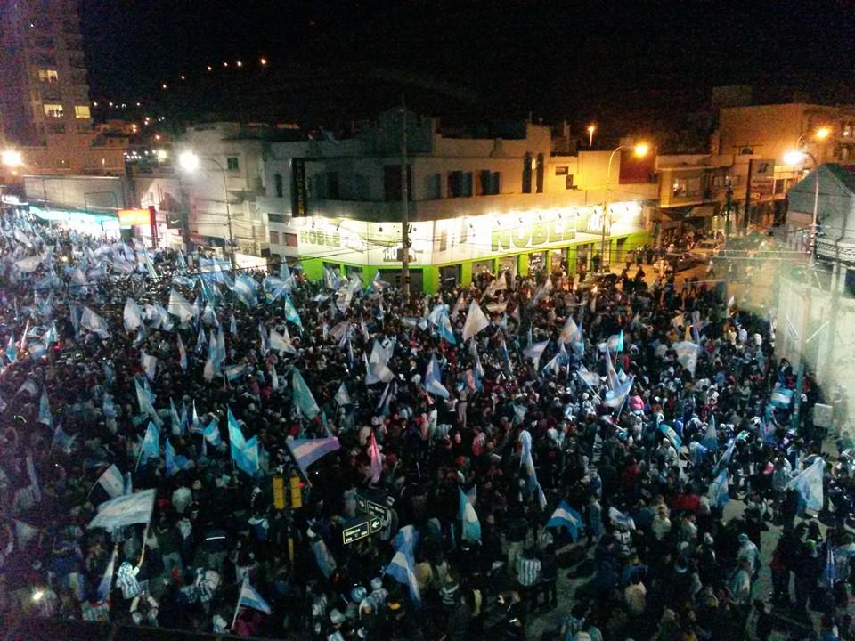 Corridas, heridos y robos tras el festejo