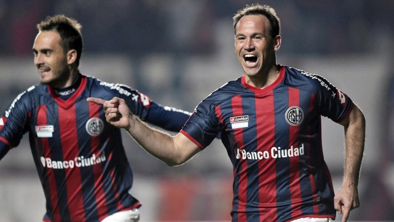 San Lorenzo goleó 5 a 0 al Bolívar
