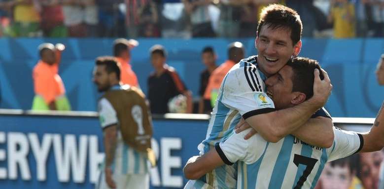 Argentina a Cuartos por Di María en el alargue