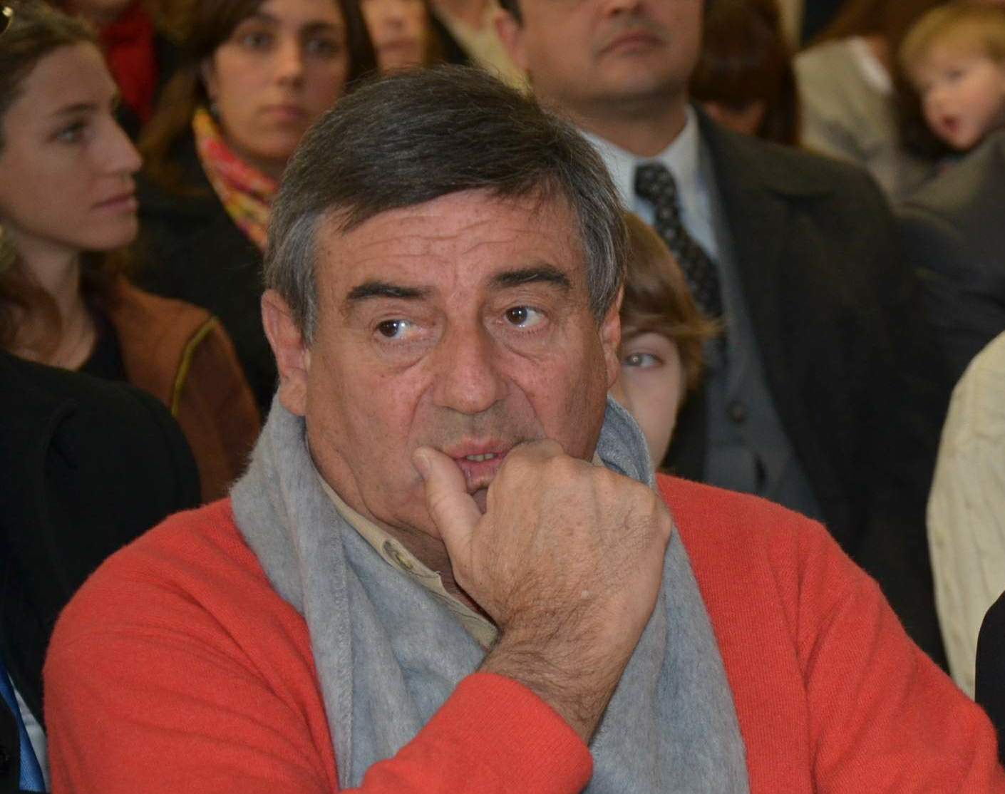 “Que Cimadevilla se presente de candidato a Gobernador”