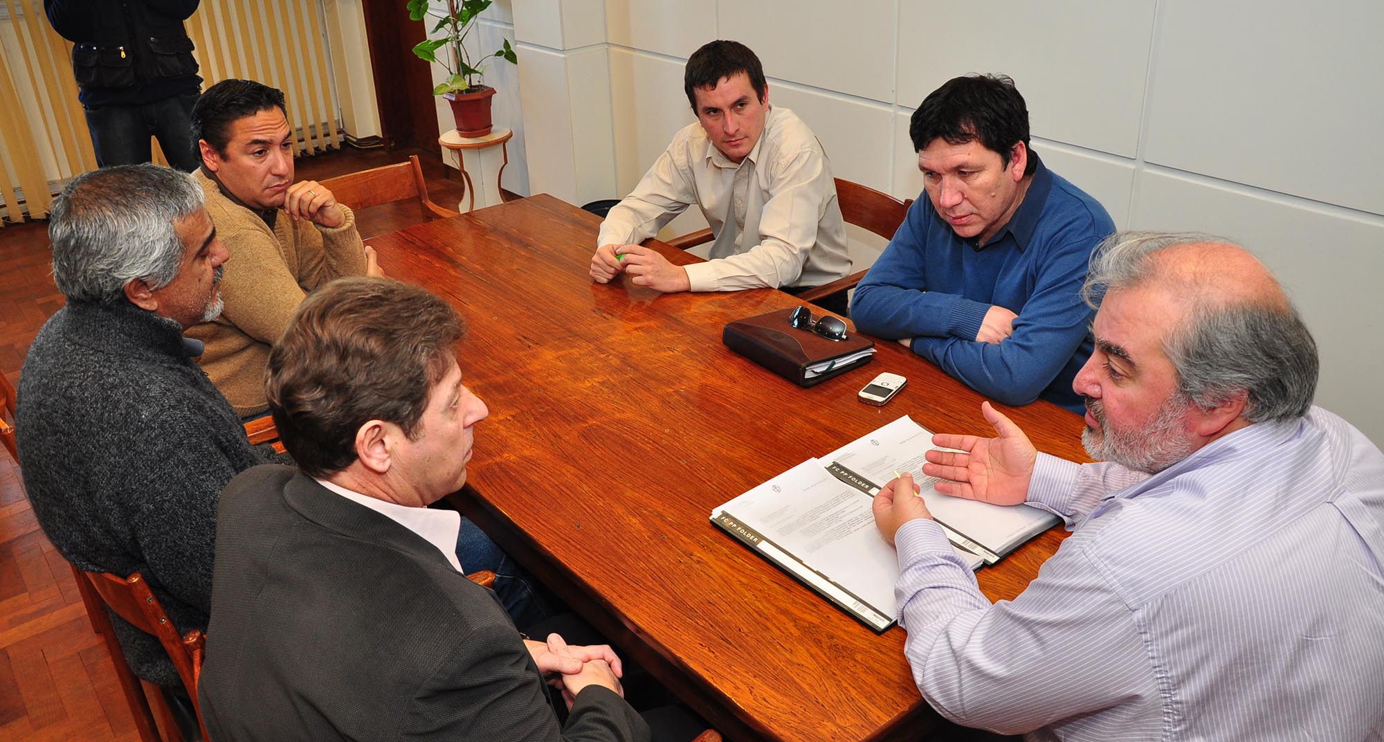 Homologarán el convenio con auxiliares de la educación