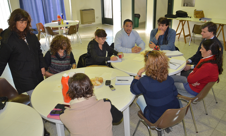 Gestionan ofertas de formación para docentes