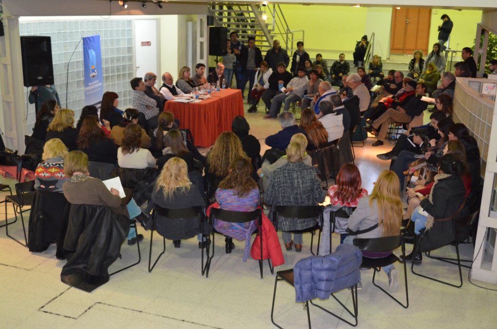 Vecinalistas plantearon problemáticas a Di Pierro