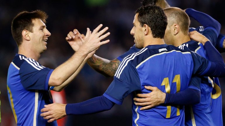 Argentina jugaría con la camiseta azul