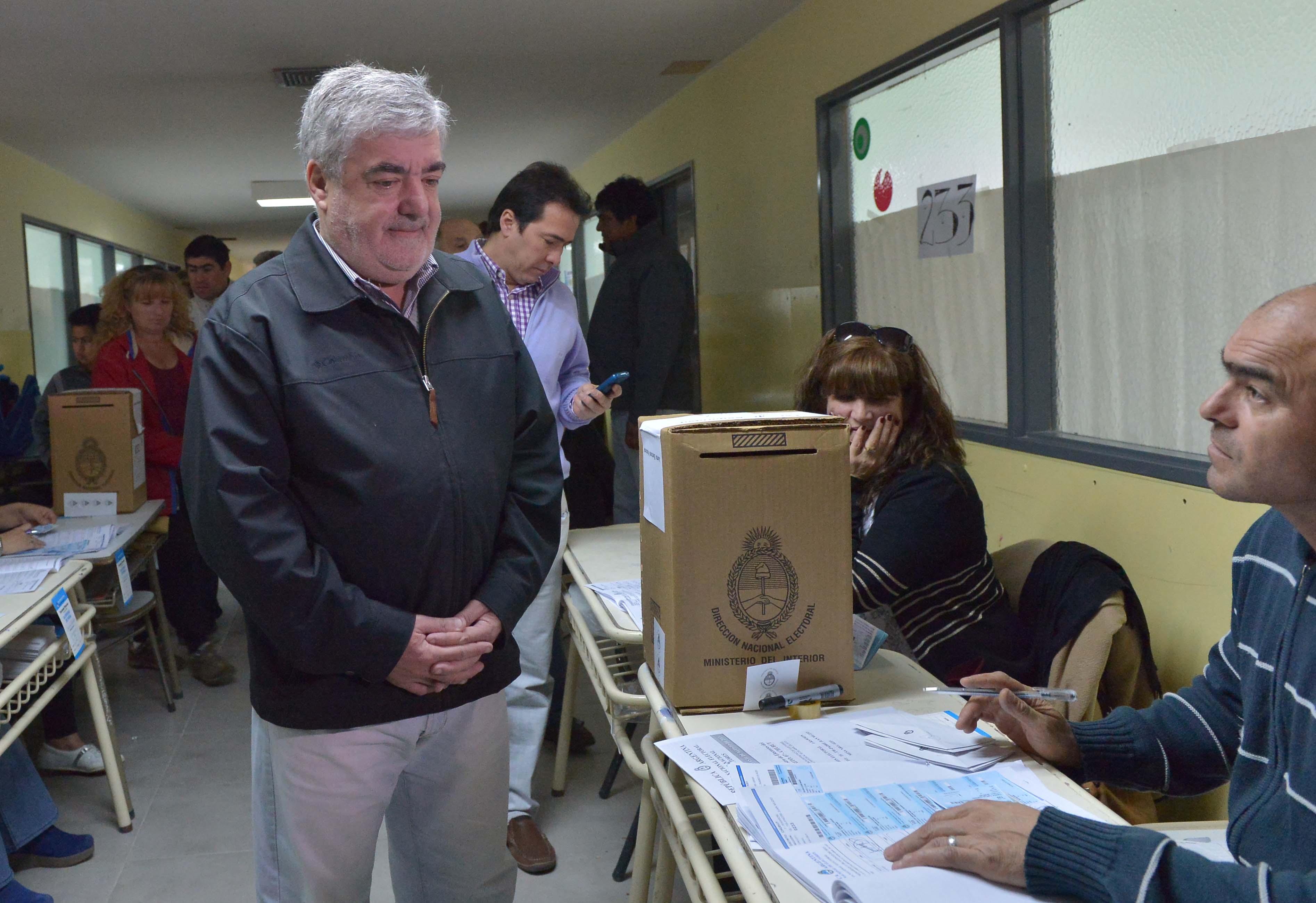 El dasnevismo analiza la implementación de las PASO