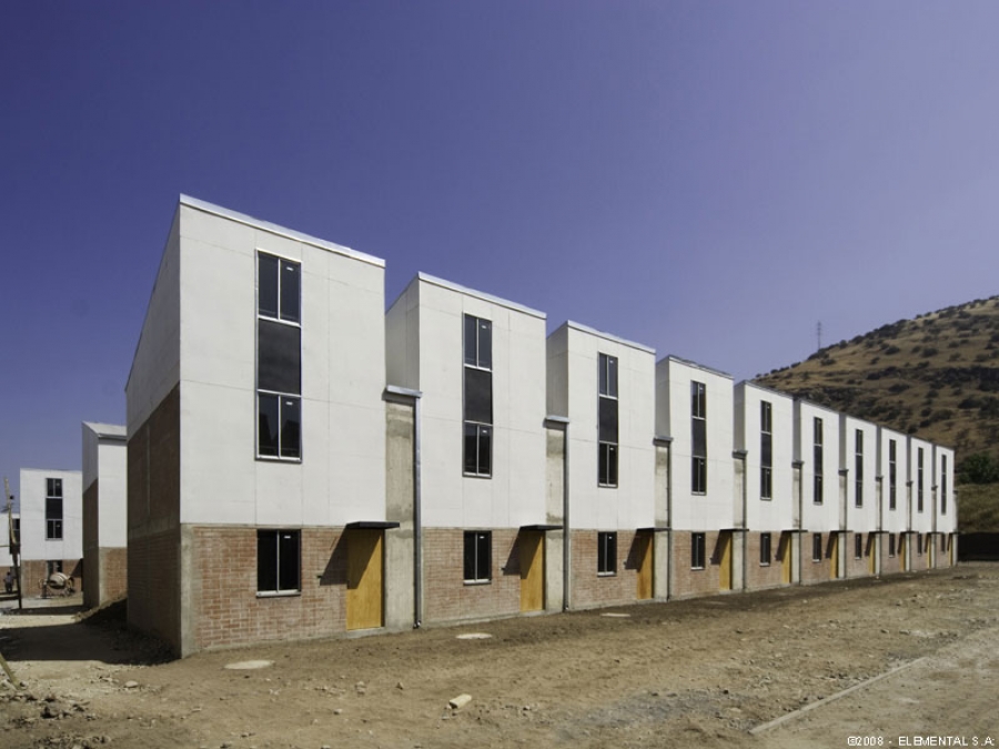 Construirán viviendas con energías renovables
