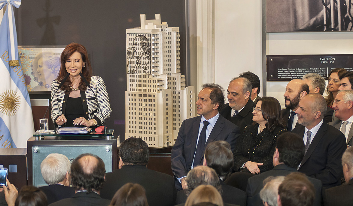 Cristina defendió la nueva ley de hidrocarburos