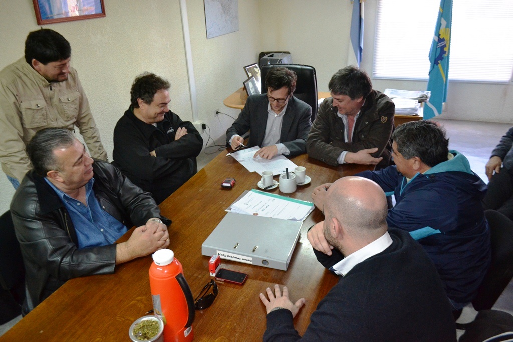 Luz y Fuerza acordó con las Cooperativas