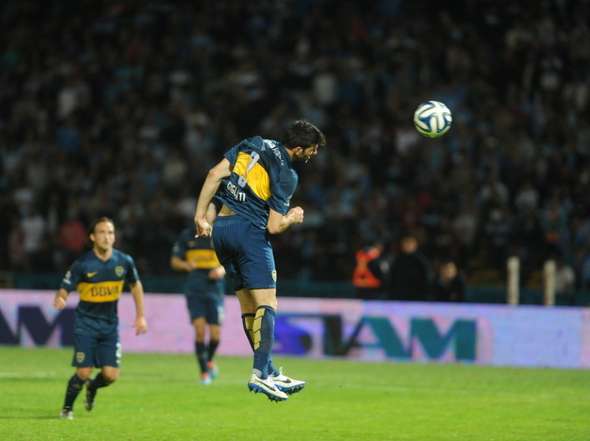 Boca ganó en Córdoba con el último suspiro