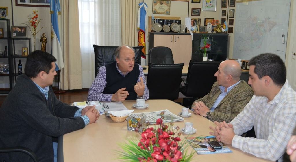 Di Pierro recibió a directivos de Petroleros Jerárquicos