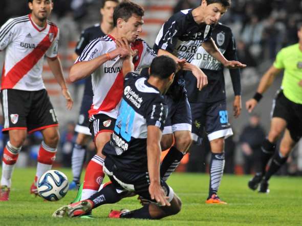 Gimnasia le empató a River en el descuento
