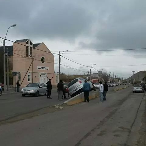 Un auto protagonizó un accidente en km. 5