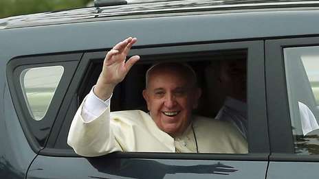 El Papa Francisco festejó a la distancia