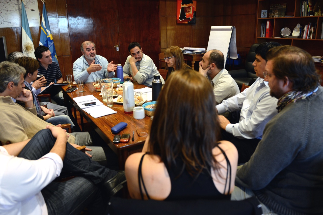 Gobierno y docentes firmaron un acuerdo