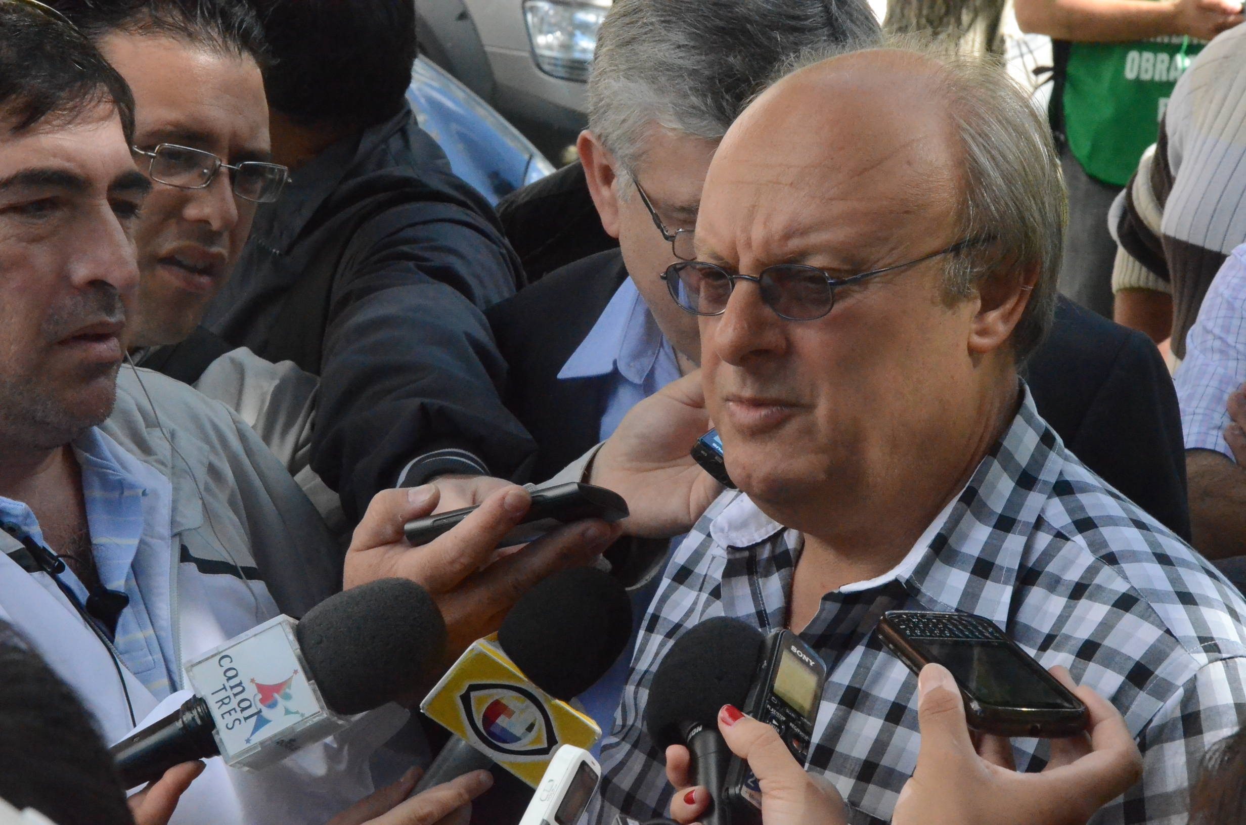 Di Pierro: “Petróleo y minería son la misma discusión”